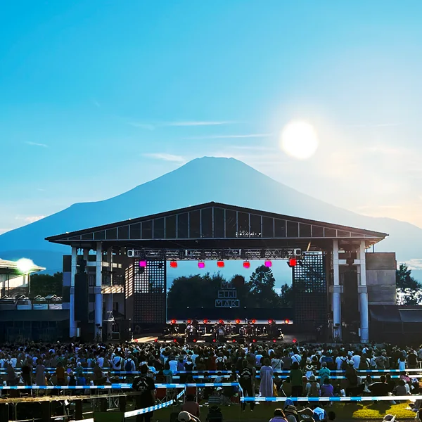 Mt.FUJIMAKIの会場と富士山